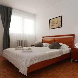 Bella Vista Apartment